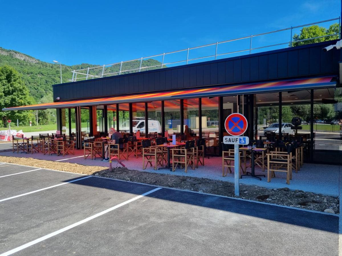 Hotel Restaurant Akena Molinges - La Brocatelle Saint-Claude Bagian luar foto