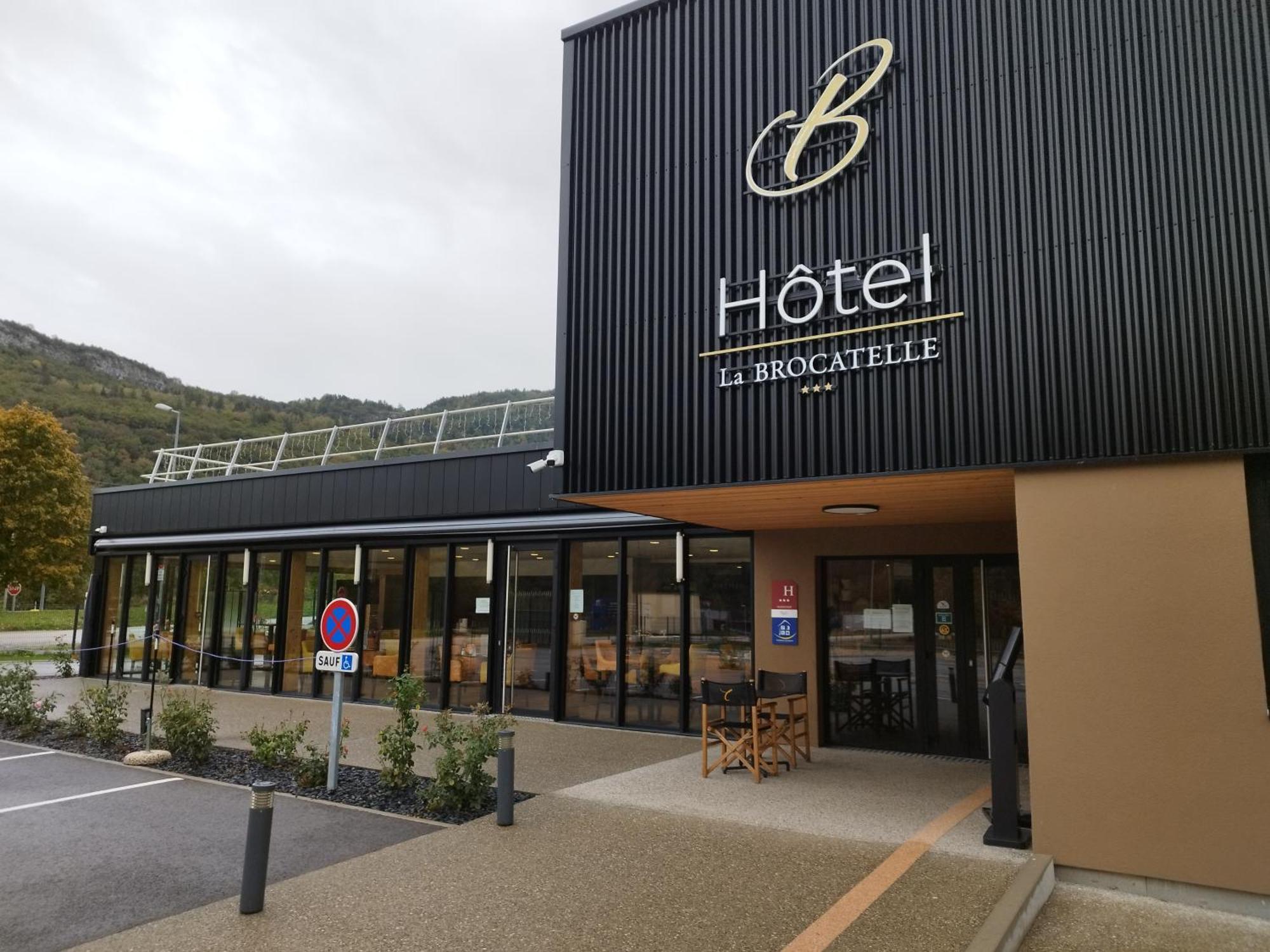 Hotel Restaurant Akena Molinges - La Brocatelle Saint-Claude Bagian luar foto